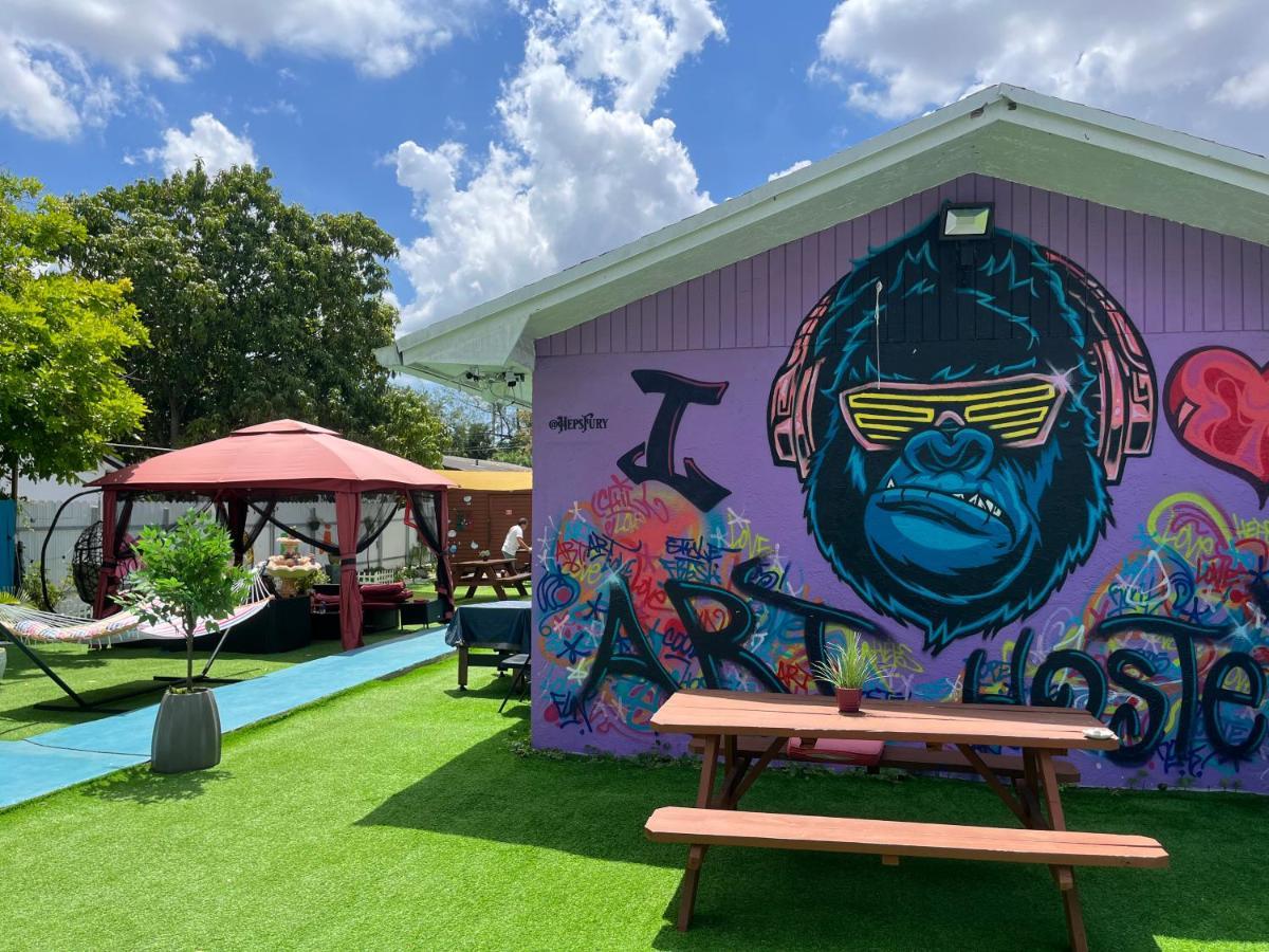 Art Graffiti Hostal *